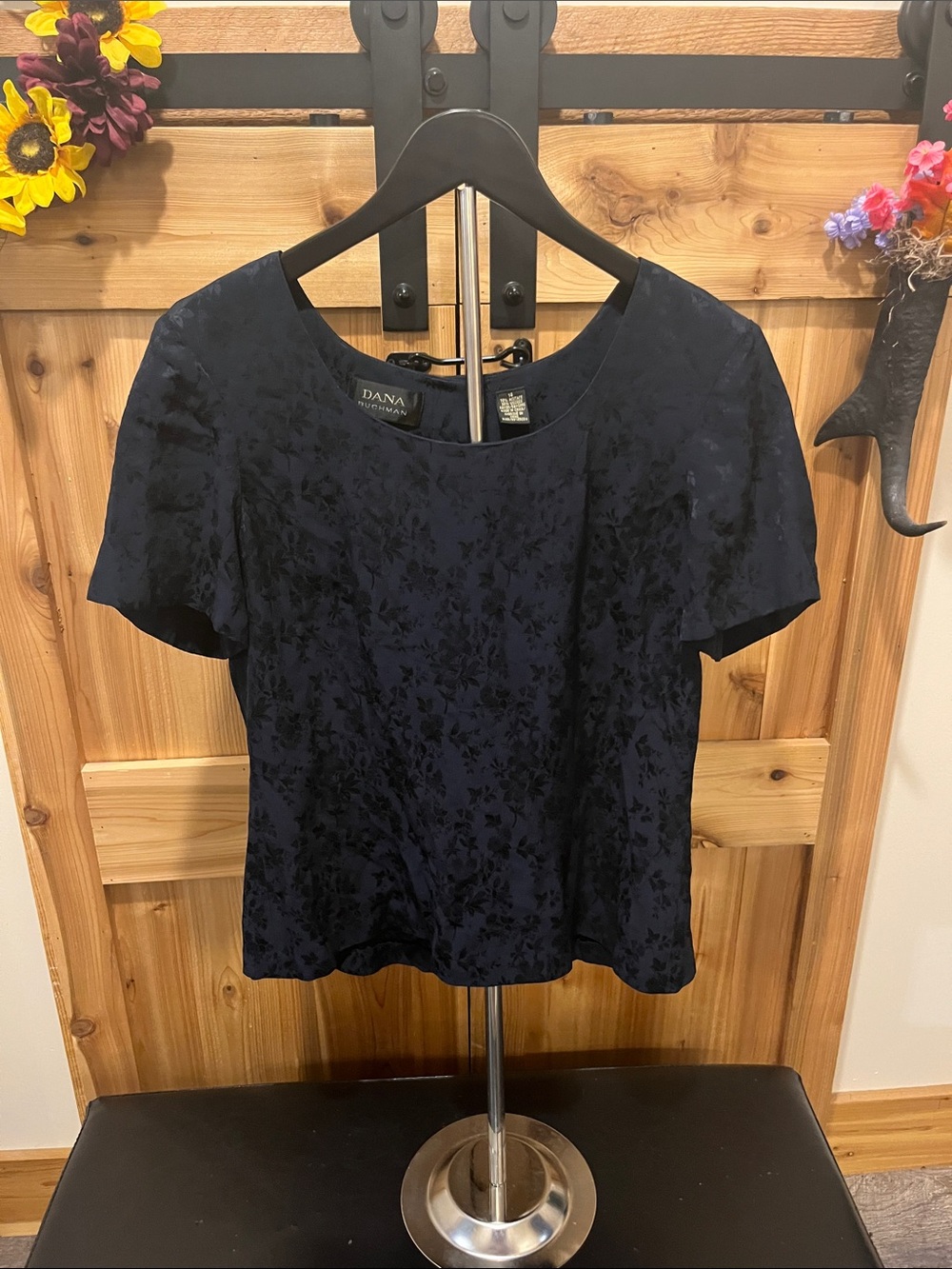 Dana Buchman Navy Floral Jacquard Short Sleeve Blouse